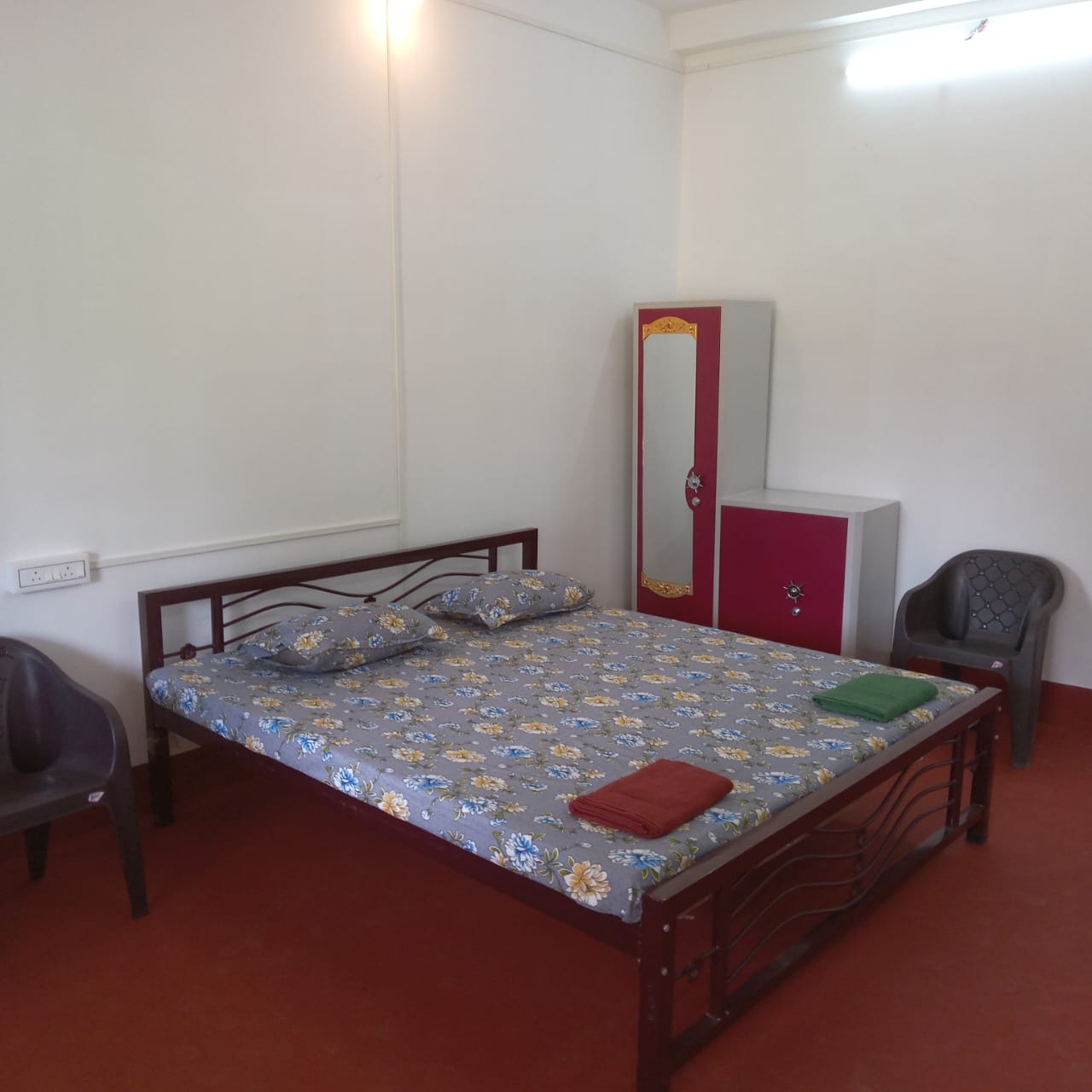 Deluxe (1 Bed) Non AC